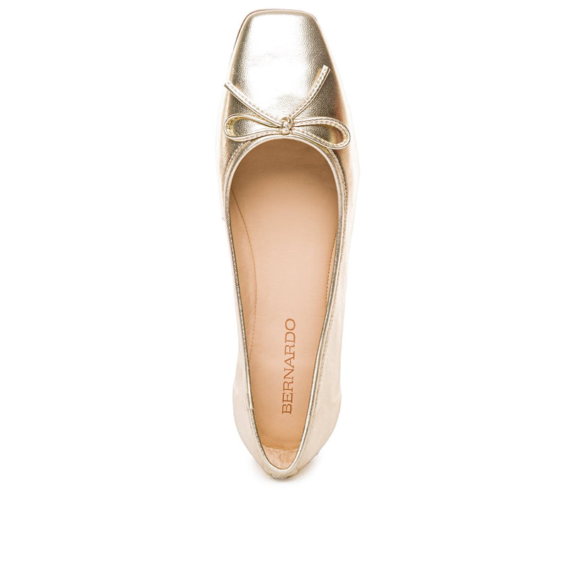 Gold Women Bernardo Gwynn Ballet Flats | HDA3510QI