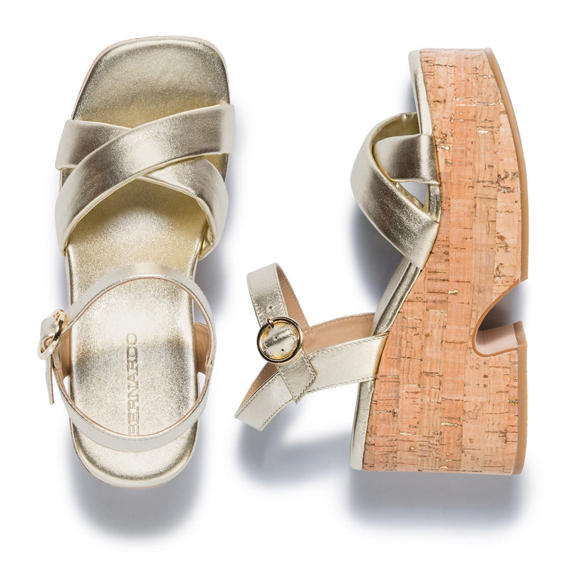 Gold Women Bernardo Weston Platform Sandals | UJS8087TX