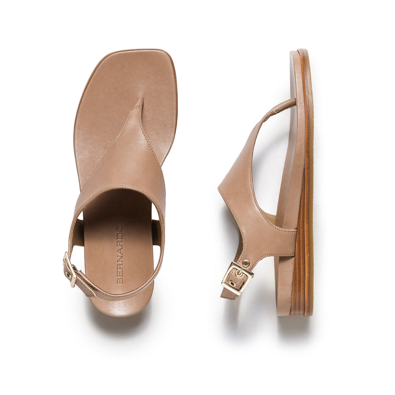 Light Brown Women Bernardo Concord Thong Flat Sandals | VVX6146XJ