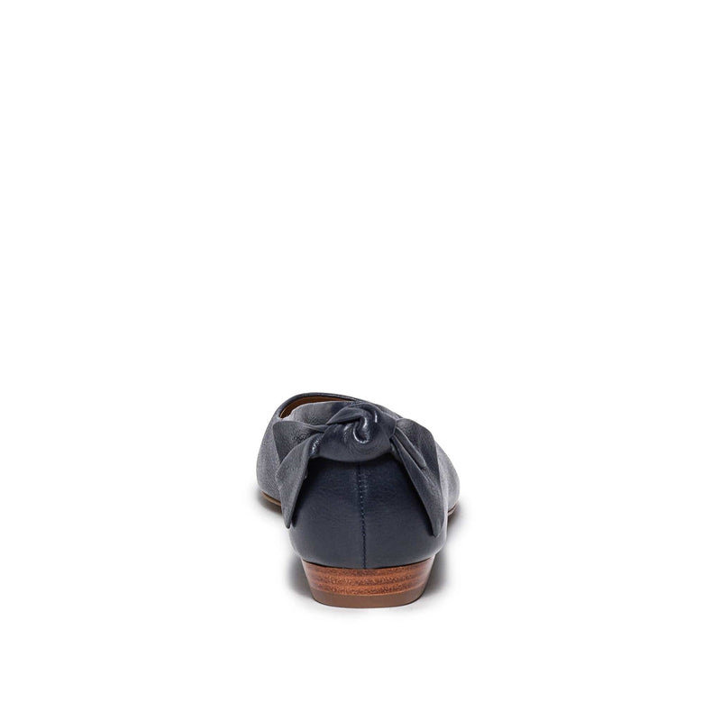 Navy Women Bernardo Eloisa Bow Ballet Flats | EHV9515WF